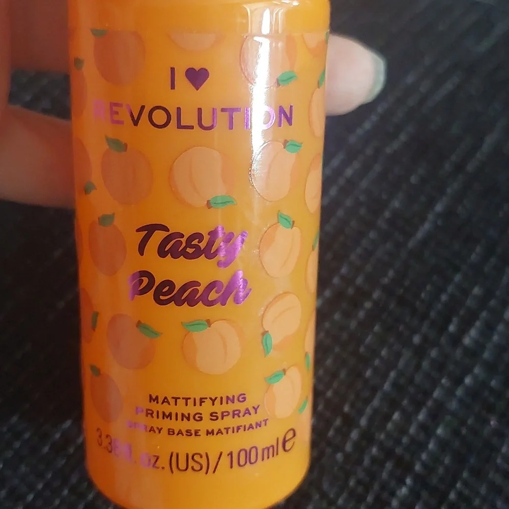 New makeup revolution tasty peach‎ setting spray